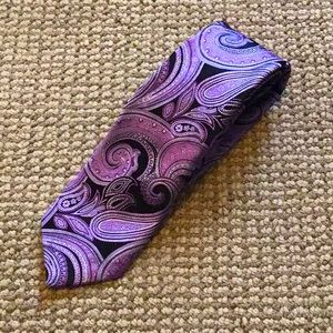 Claiborne 💯% Silk Purple Paisley Tie